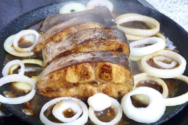 easy-filipino-fish-steak-recipe-ang-sarap-recipes